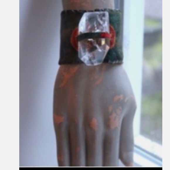 Quartz Cuff - Picture 3 of 5